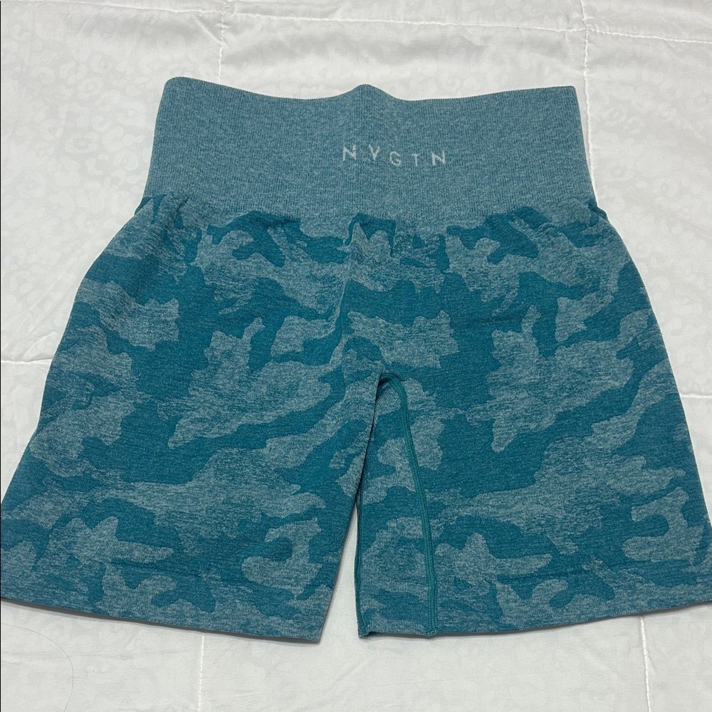 NVGTN Camo Blue/Teal Women's Biker Gym Shorts